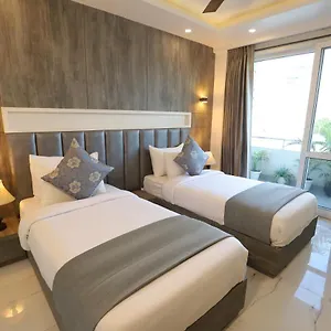 Keshav Residency Near Medanta Hotel